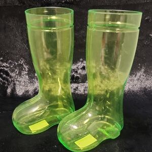 Green Boot-Shaped Plastic Drinkware